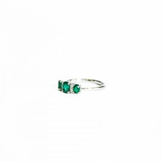 9ct White Gold Diamond & Emerald Band