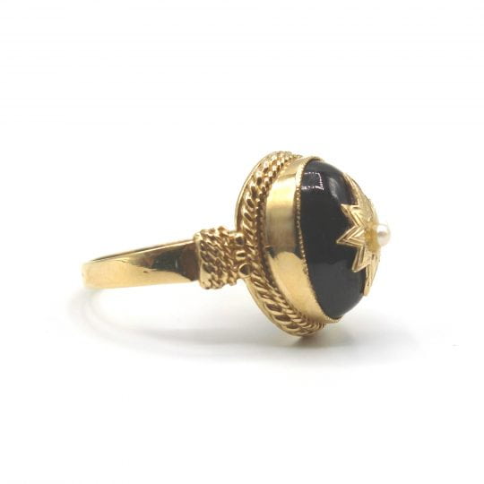 Victorian Style Cabochon Garnet Ring