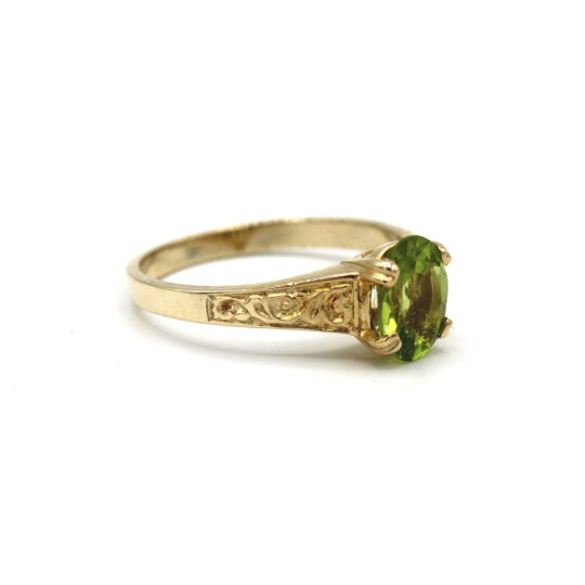 9ct Yellow Gold Peridot Ring With Carved Shoulders
