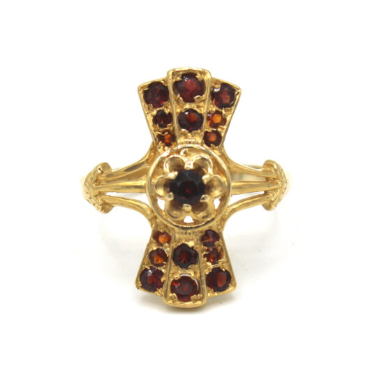 9ct Yellow Gold Garnet Plaque Ring