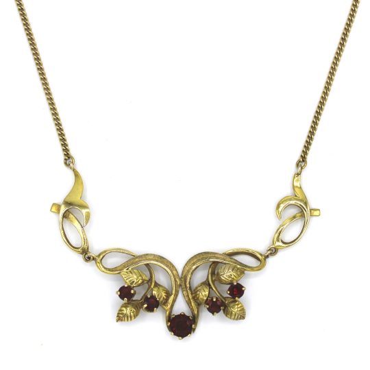 9ct Yellow Gold Garnet Necklace Circa 1960s