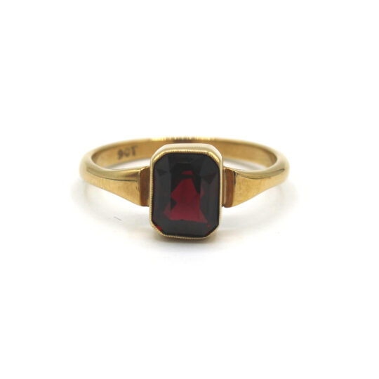 9ct Yellow Gold Bezel Set Garnet Ring