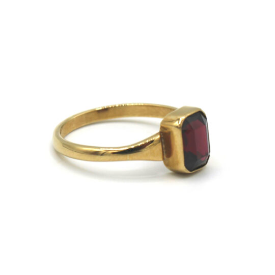 9ct Yellow Gold Bezel Set Garnet Ring