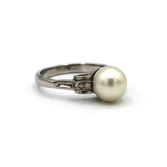 18ct White Gold Akoya Pearl & Diamond Ring