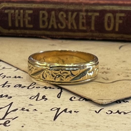 18ct Yellow Carved Band Dated London 1978