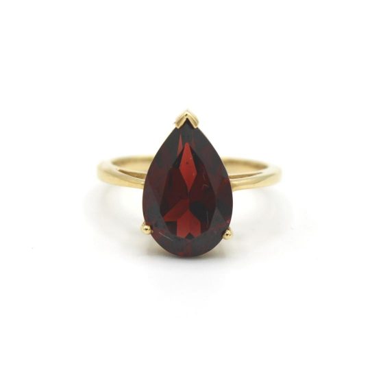 9ct Yellow Gold Pear-Cut Garnet Solitaire Ring