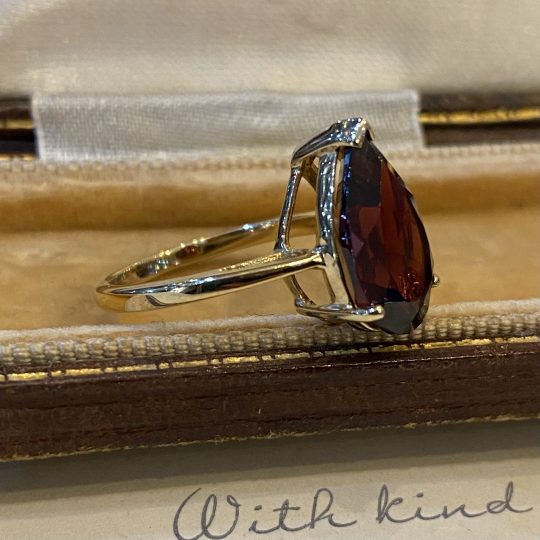 9ct Yellow Gold Pear-Cut Garnet Solitaire Ring