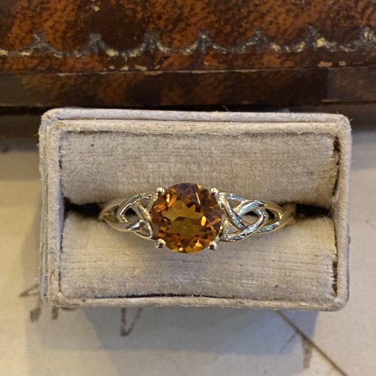 9ct Citrine Celtic Style Ring