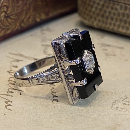 18ct White Gold Onyx & Diamond Plaque Ring